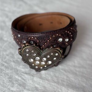 Justin Boots Brown Tooled Leather Belt Bronze Tone Rhinestone Heart Buckle 32